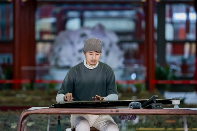 20251118070141912948174