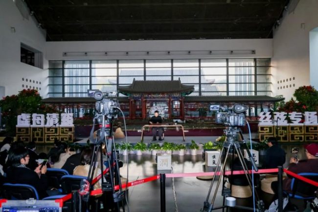 202511180701431388004143