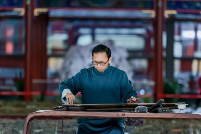 202511180701411040357735